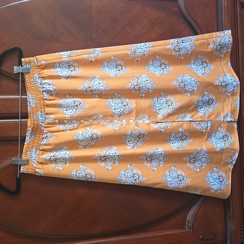 Midi skirt.